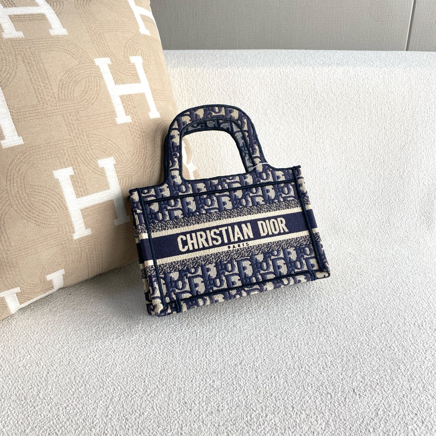 Dior - Book Tote Mini - Embroidered canvas - Navy Blue and Beige - (mini)
