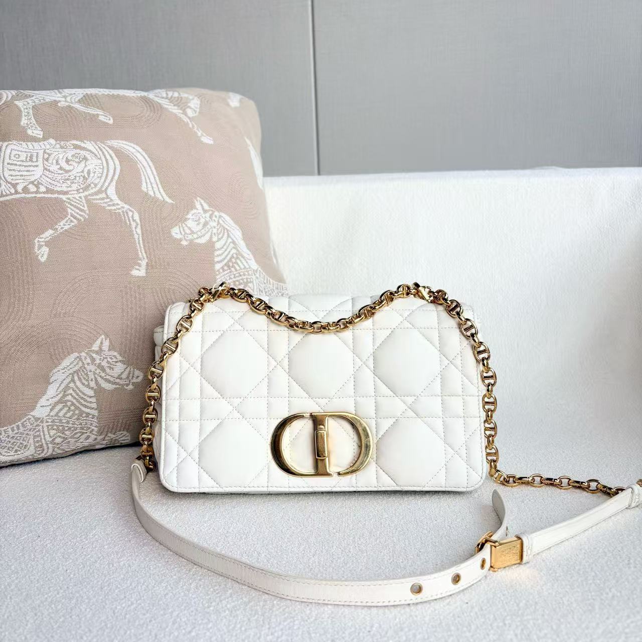 Dior - Caro Medium Chain Bag - Lambskin leather - White with Gold-Tone Hardware - (Medium)