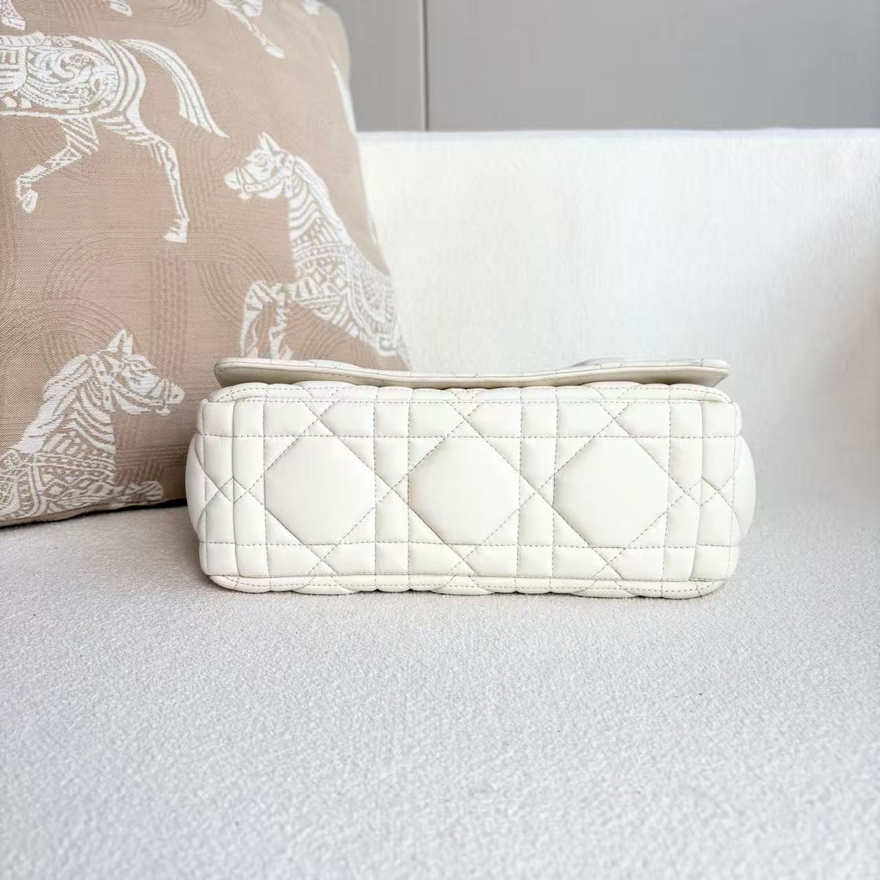 Dior - Caro Medium Chain Bag - Lambskin leather - White with Gold-Tone Hardware - (Medium)