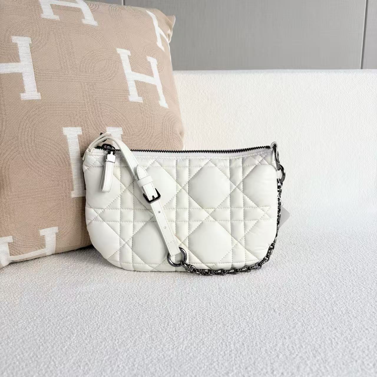 Dior - Caro Tulip Shoulder Bag - Calfskin leather - White with Silver-Tone Hardware - (mini)