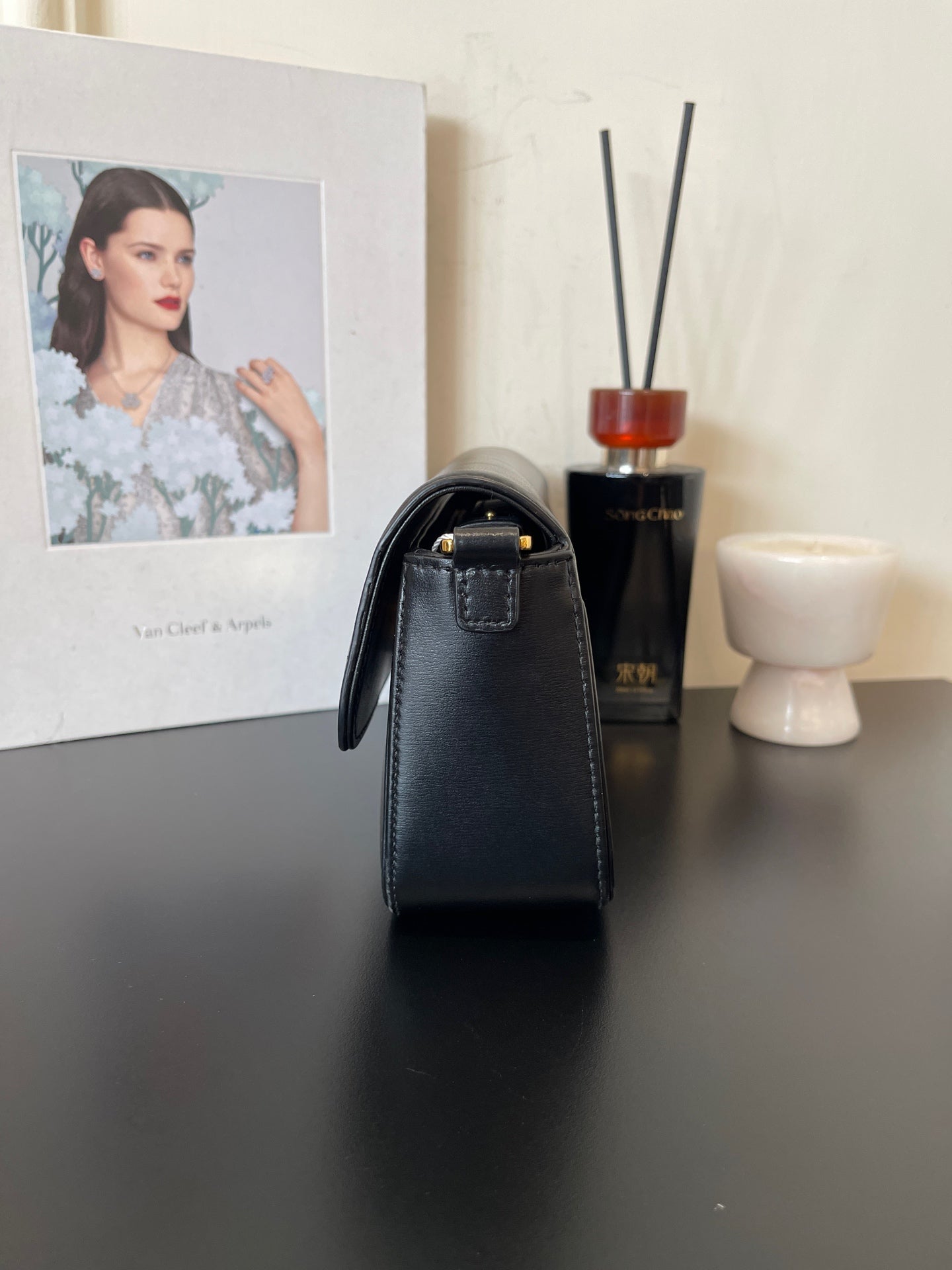 Dior - CD Twist Lock Shoulder Bag - Leather - Black - (Small)