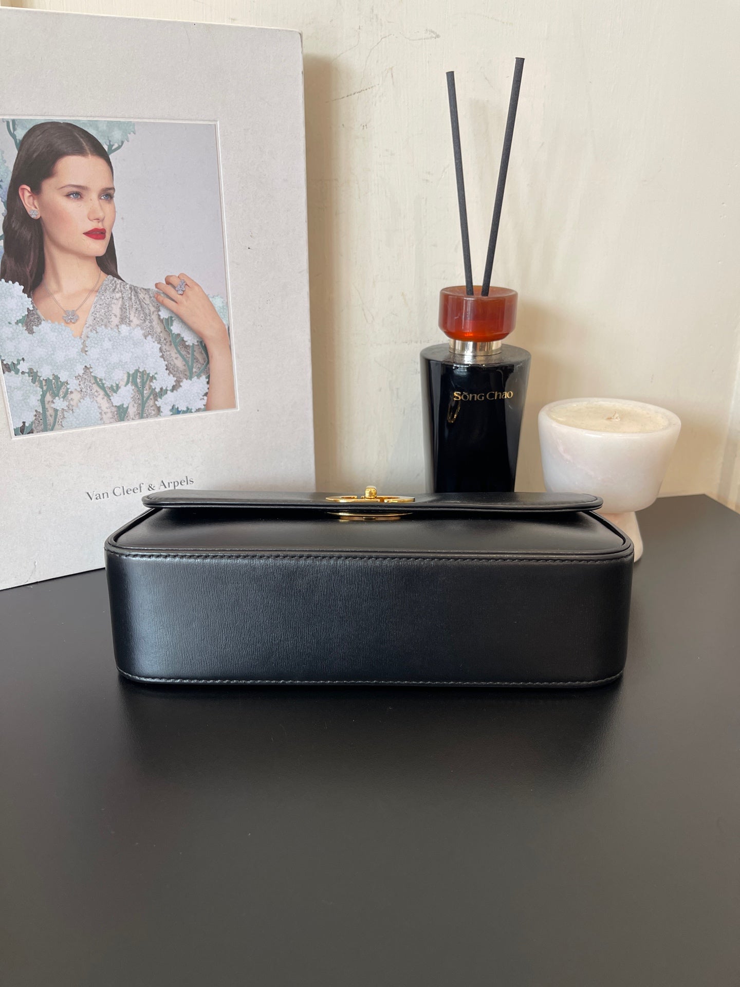 Dior - CD Twist Lock Shoulder Bag - Leather - Black - (Small)