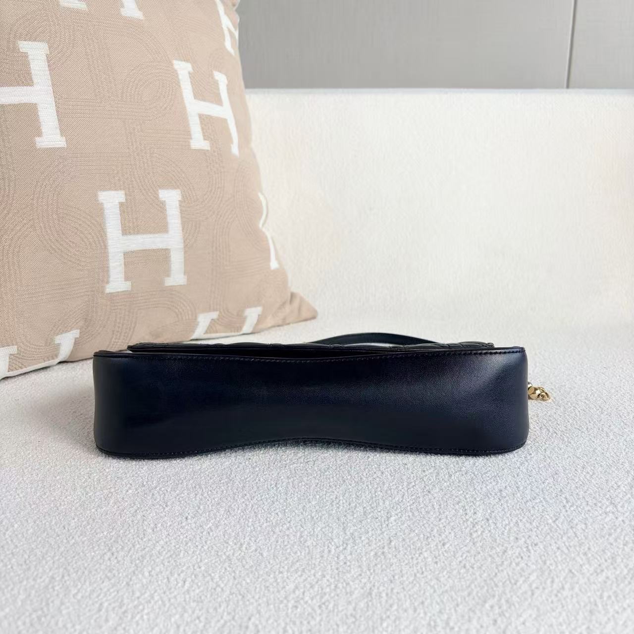 Dior - Dior Cannage Baguette Shoulder Bag - Smooth leather - Black - (mini)
