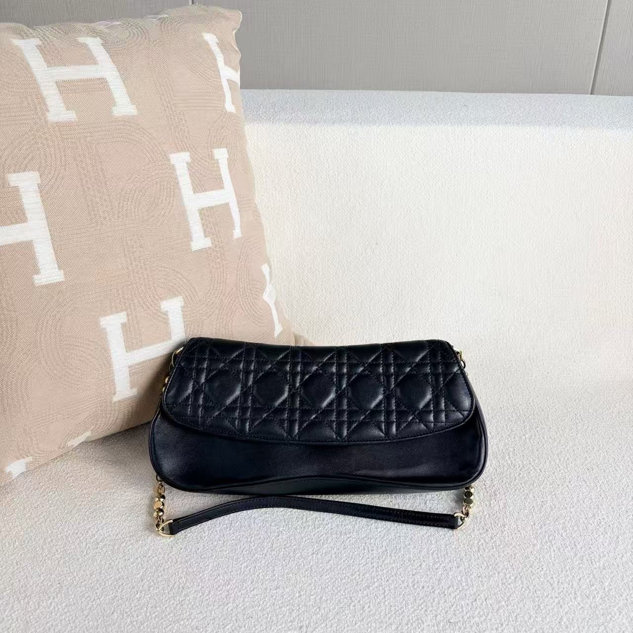 Dior - Dior Cannage Baguette Shoulder Bag - Smooth leather - Black - (mini)