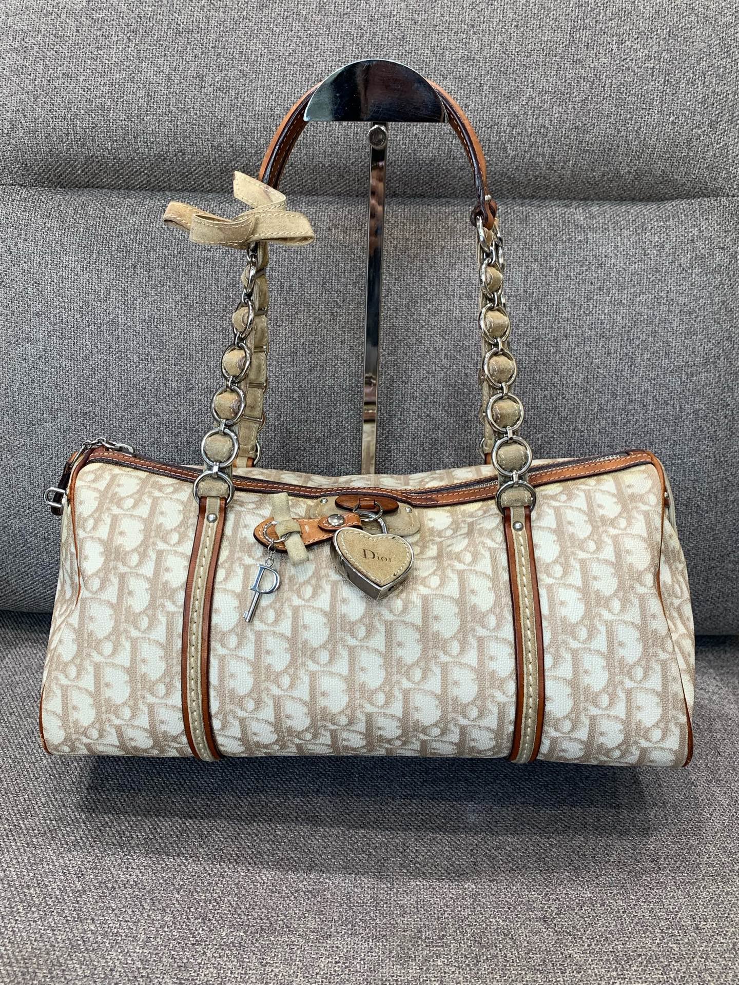 Dior - Dior Oblique Boston Bag with Heart Lock - Canvas with natural leather trim - Beige - (medium)