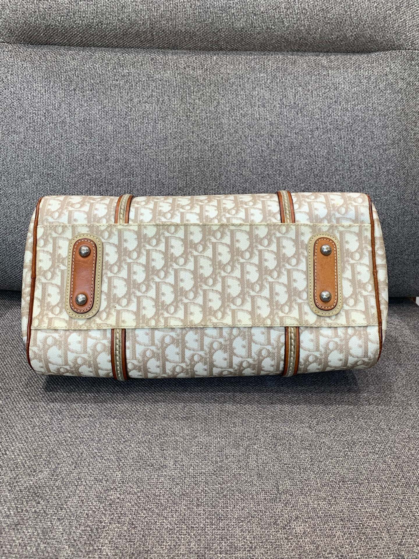 Dior - Dior Oblique Boston Bag with Heart Lock - Canvas with natural leather trim - Beige - (medium)
