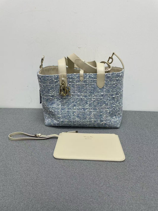 Dior - Dior Tote - Tweed and Leather - Multicolour (Blue and White) with Beige accents - (medium)
