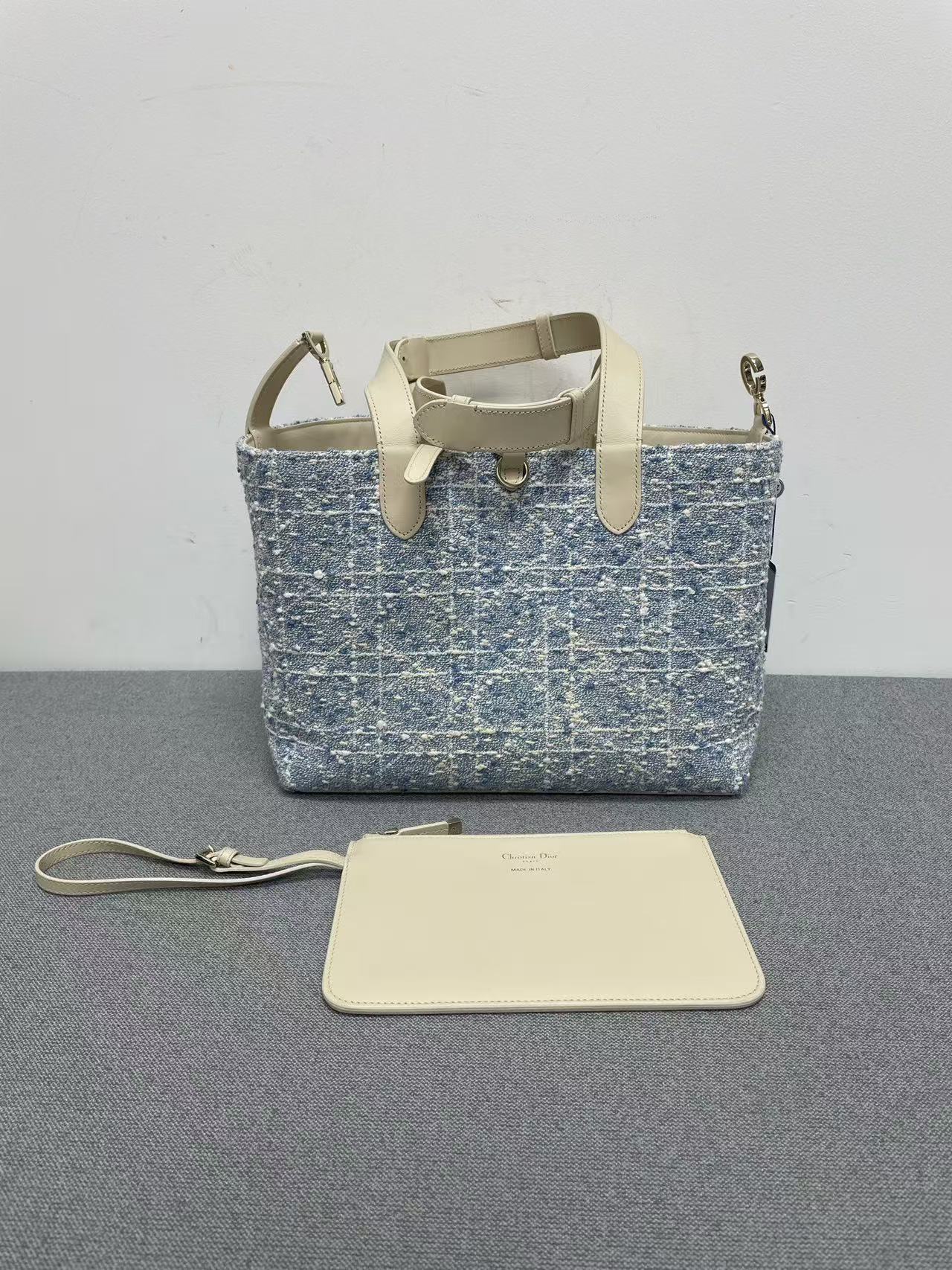 Dior - Dior Tote - Tweed and Leather - Multicolour (Blue and White) with Beige accents - (medium)