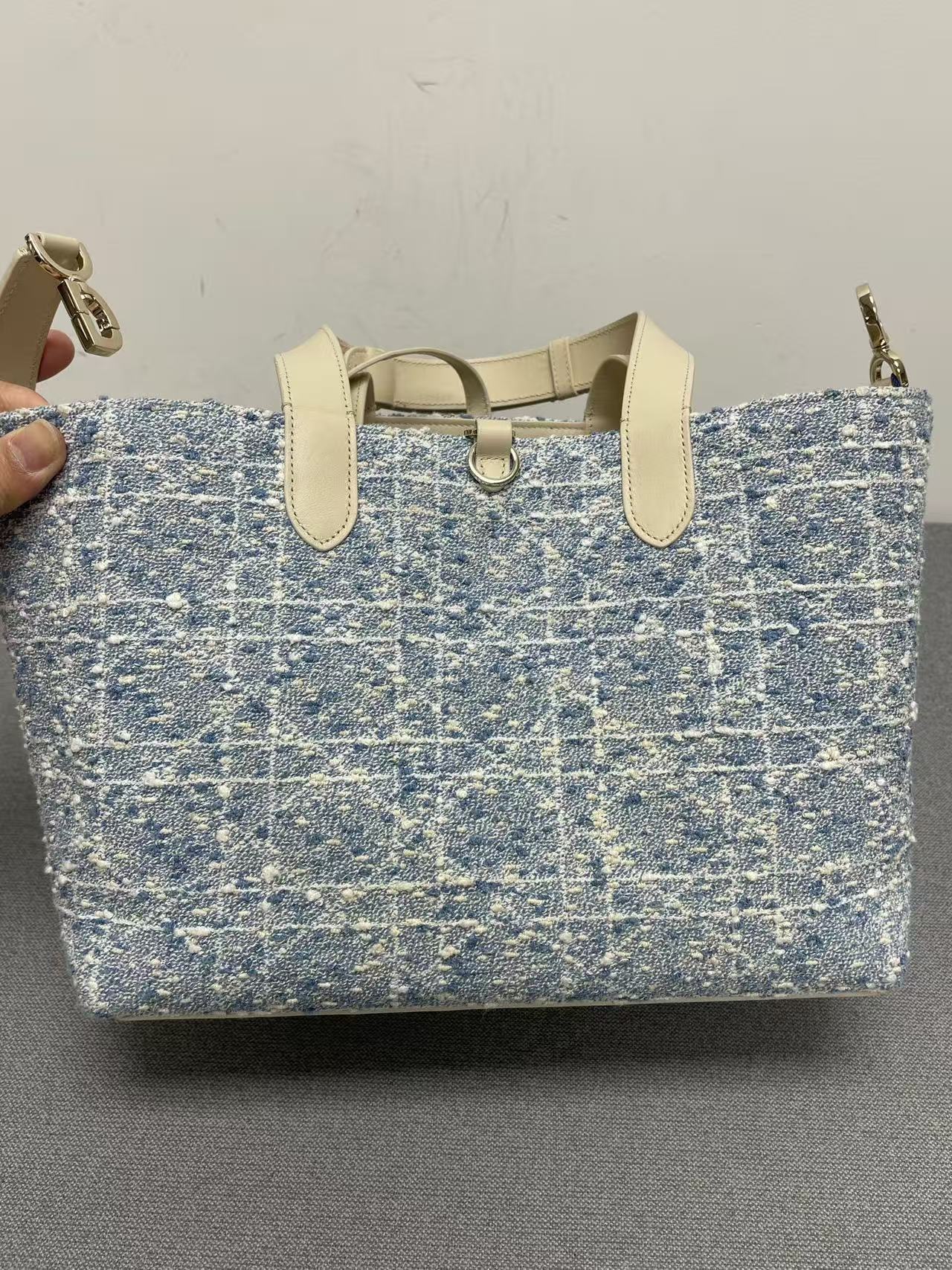 Dior - Dior Tote - Tweed and Leather - Multicolour (Blue and White) with Beige accents - (medium)