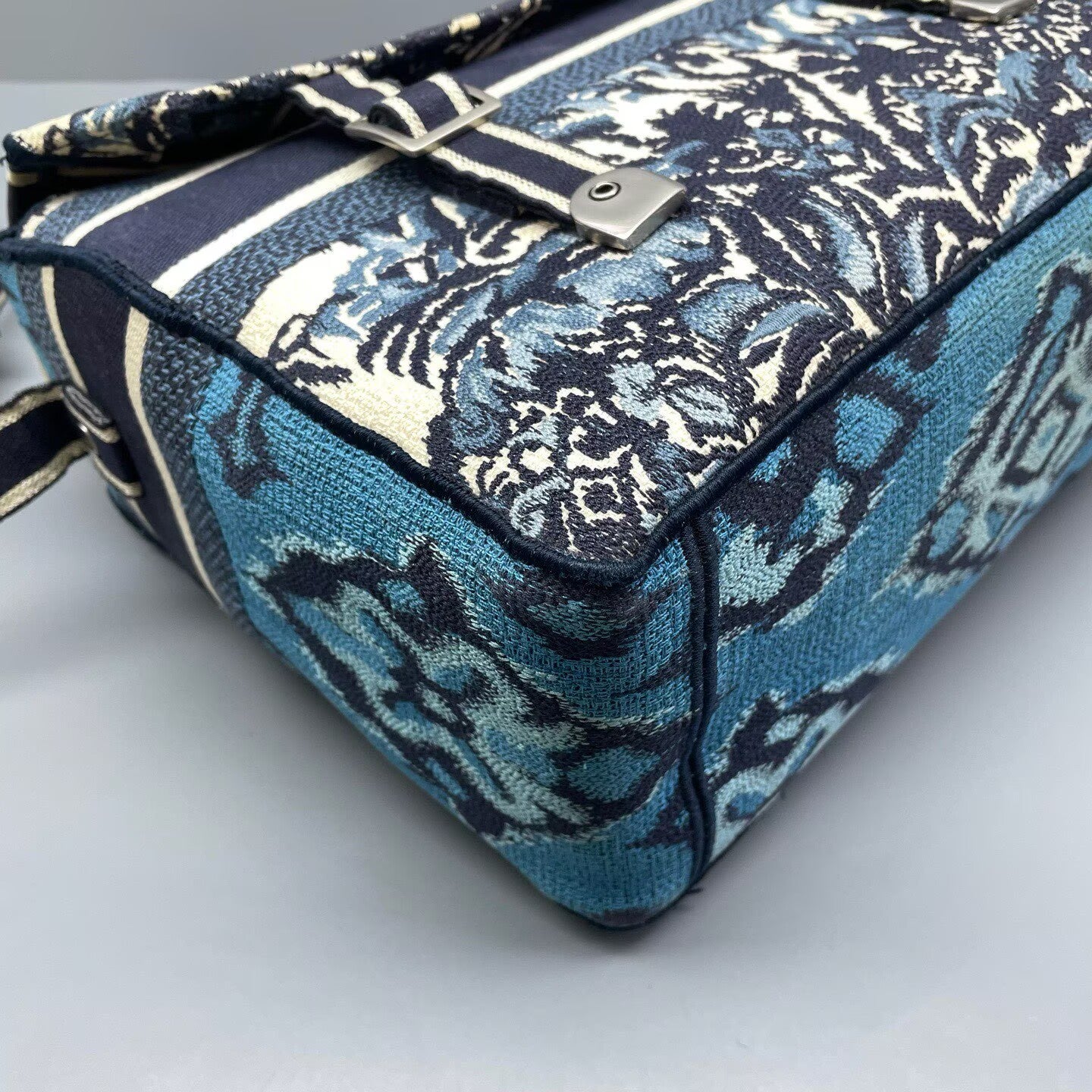 Dior - DiorCamp Messenger Bag - Embroidered canvas - Blue - (medium)