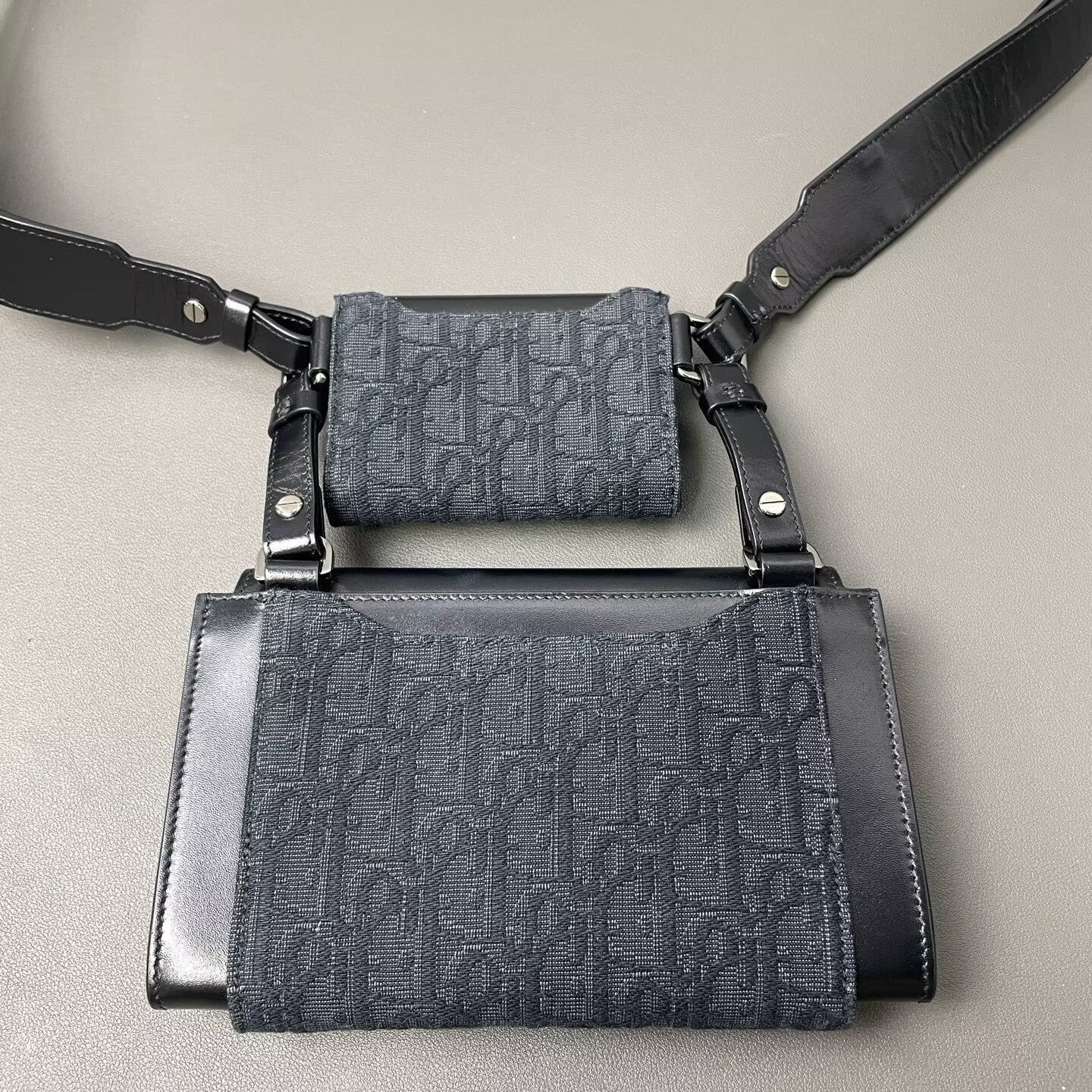 Dior - Elite Two-in-one Pouch Bag - Calfskin leather and Oblique canvas - Black - (small)