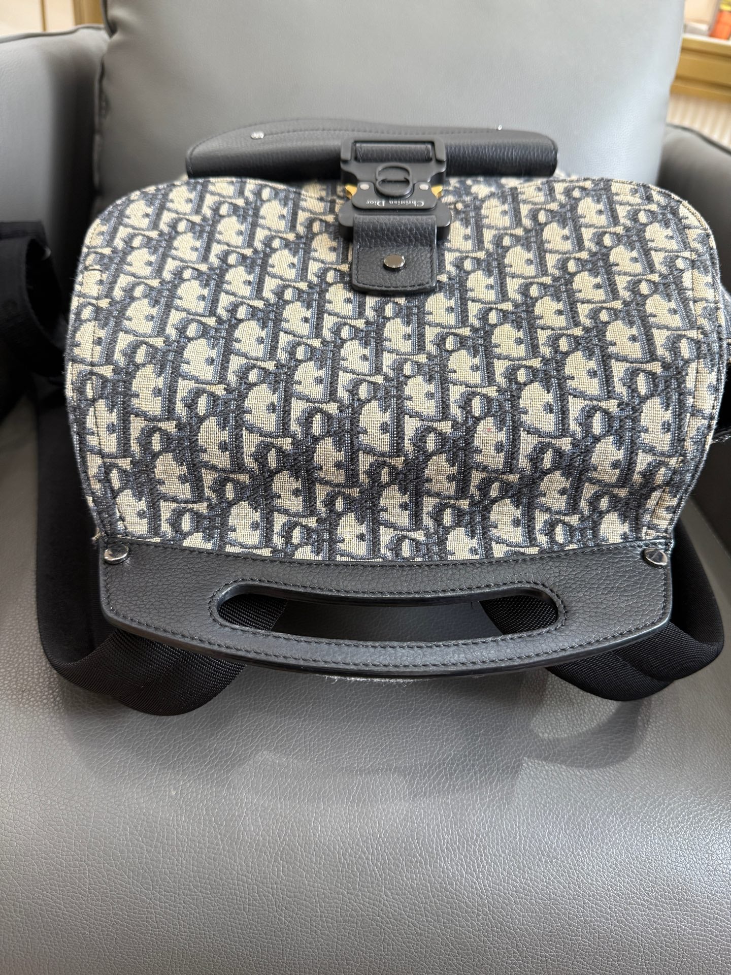 Dior - Gallop Oblique Canvas Saddle Backpack - Oblique jacquard canvas with grained calfskin leather trim - Black - (medium)
