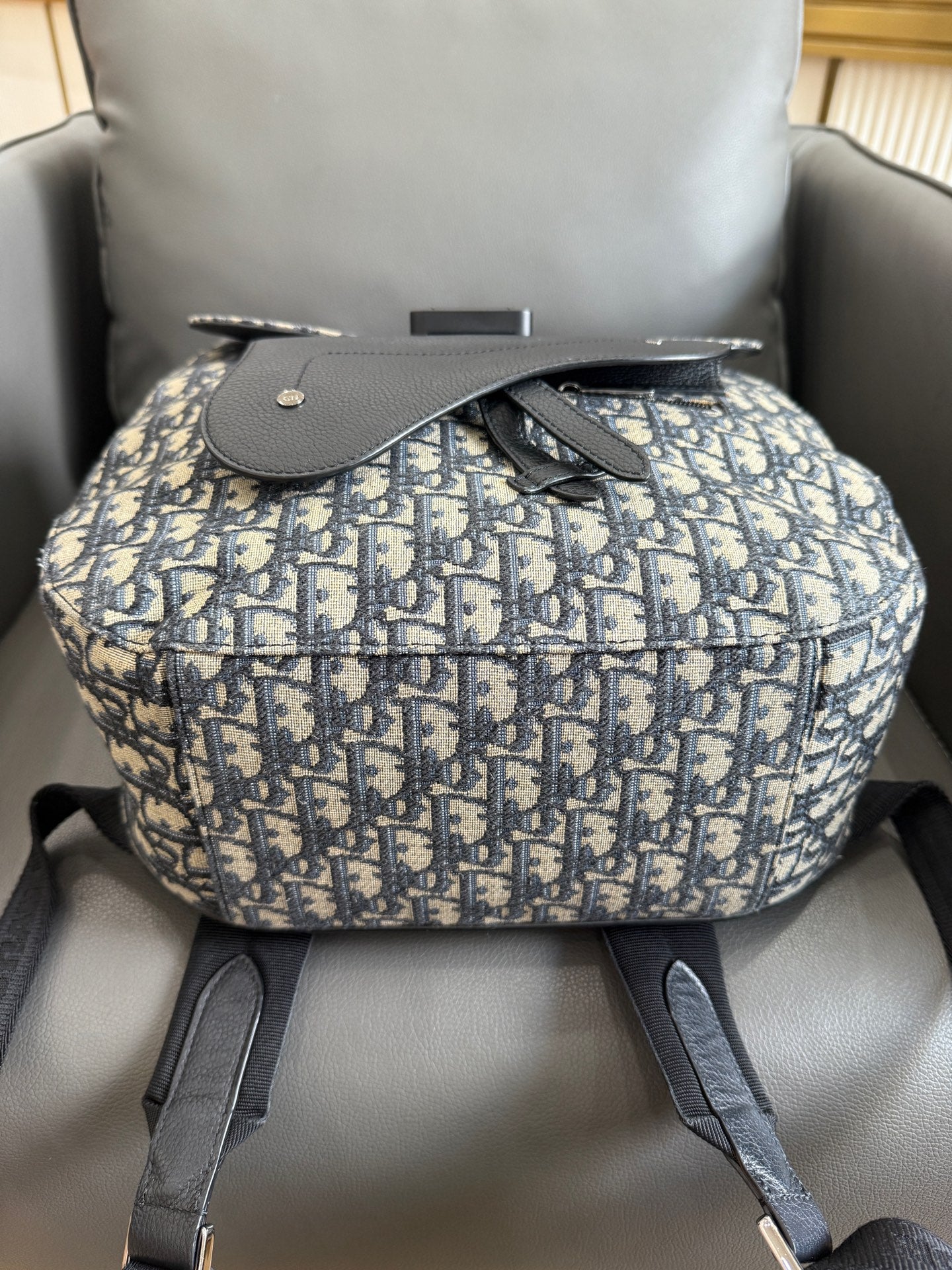 Dior - Gallop Oblique Canvas Saddle Backpack - Oblique jacquard canvas with grained calfskin leather trim - Black - (medium)