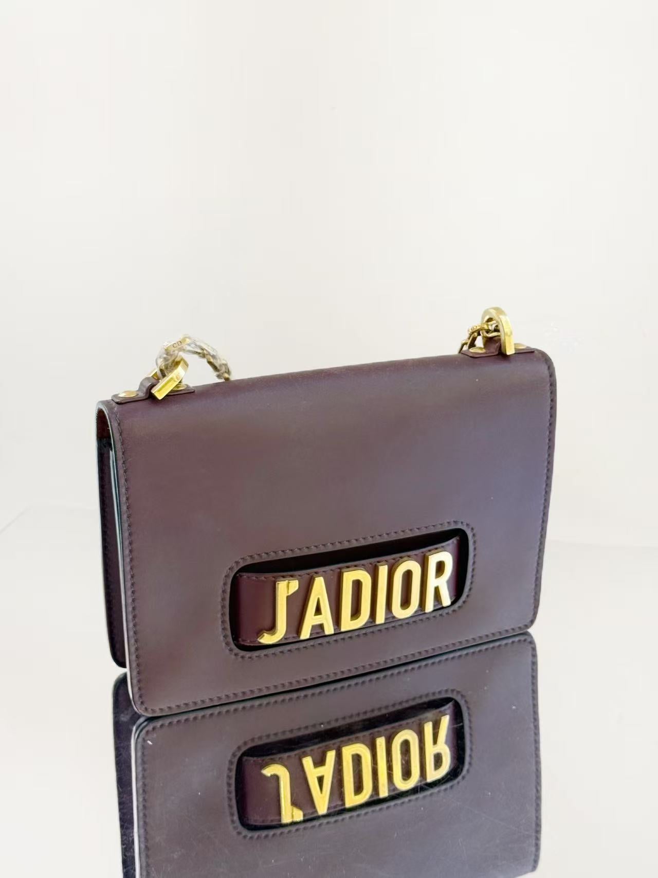 Dior - J'ADIOR - Smooth calfskin leather - Burgundy with Gold-Tone Hardware - (Medium)