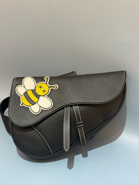 Dior - Kaws Bee Saddle Bag - Grained leather - Black - (medium)