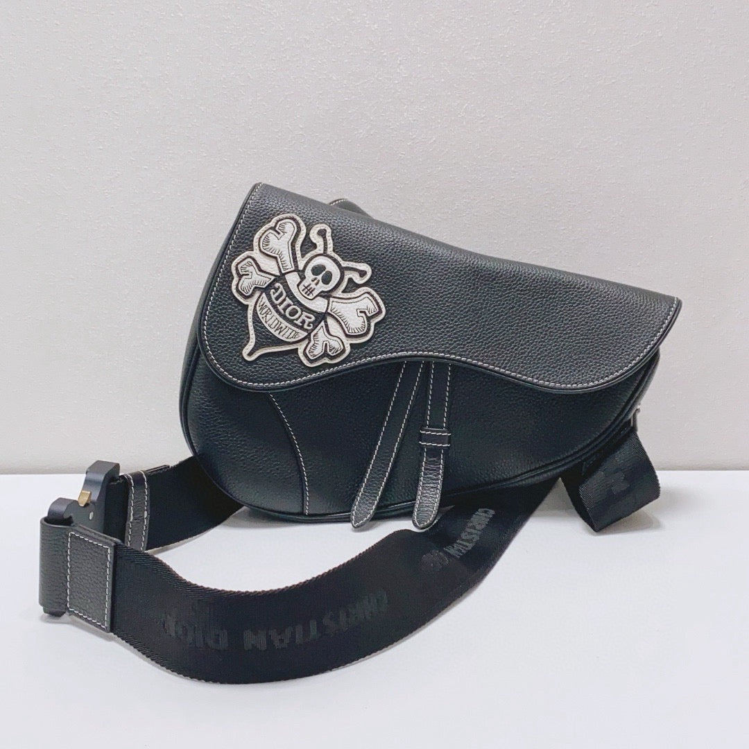 Dior - KAWS Collaboration Bee Skull Limited Edition Saddle Bag - Leather - Black - (medium)