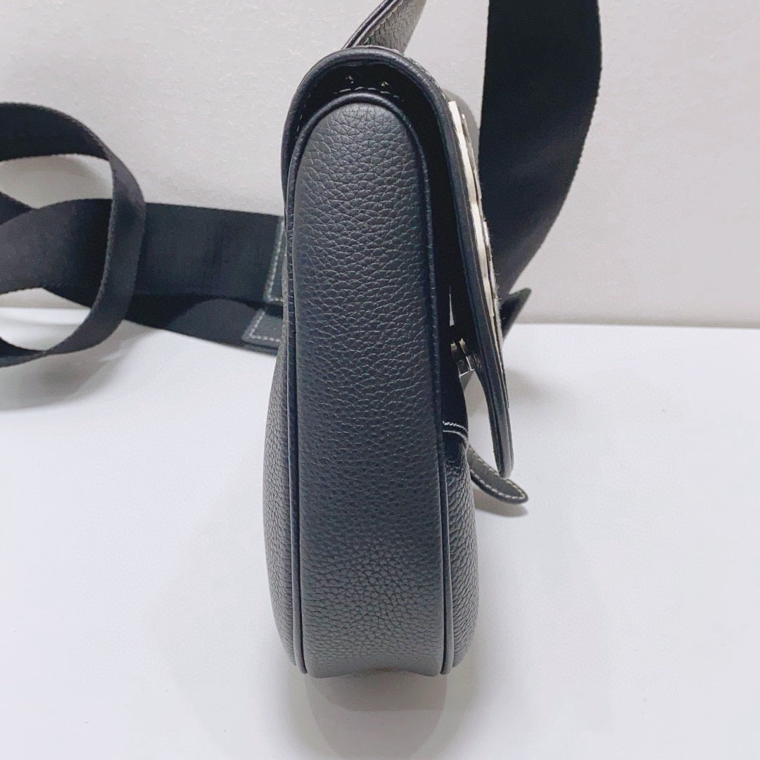 Dior - KAWS Collaboration Bee Skull Limited Edition Saddle Bag - Leather - Black - (medium)