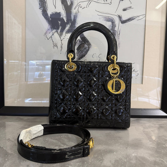 Dior - Lady Dior Cannage Patent - Patent leather - Black - (medium)