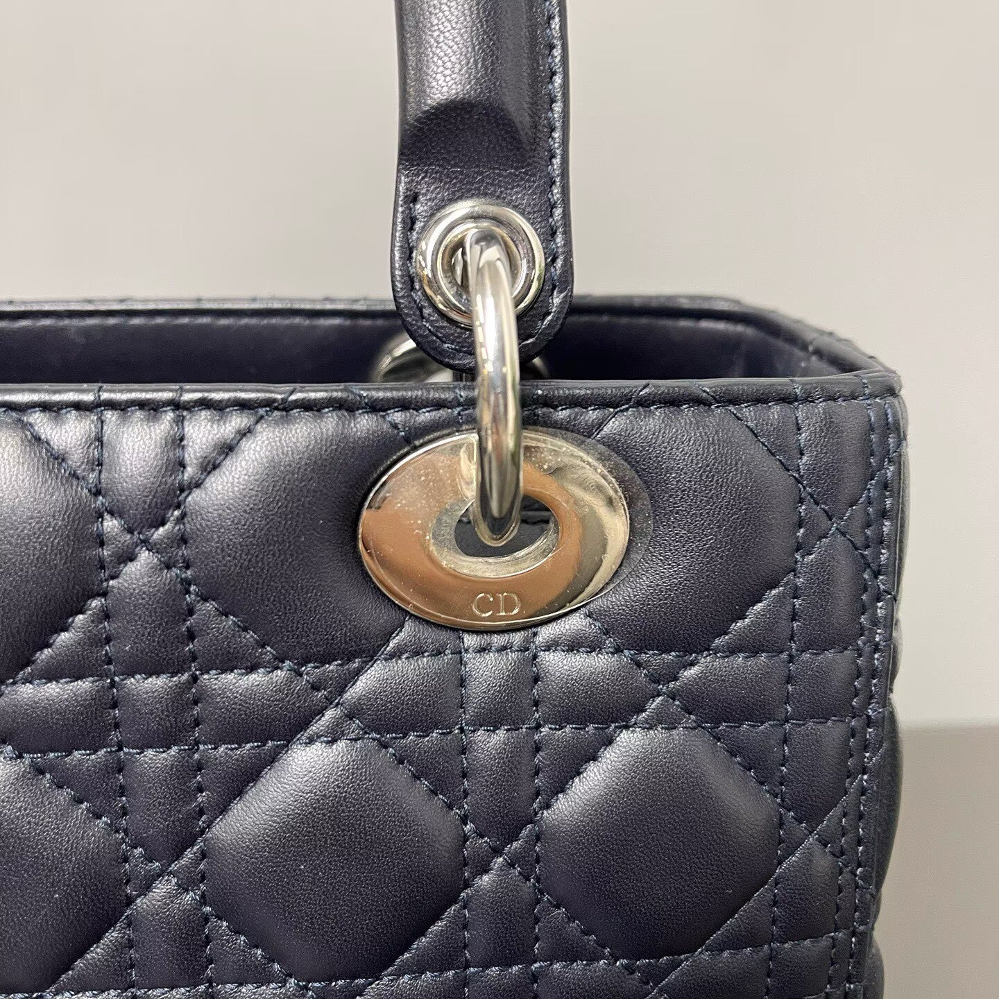 Dior - Lady Dior - Cannage quilted lambskin leather - Black with Silver-Tone Hardware - (Medium)