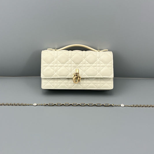 Dior - Lady Dior Chain Pouch - Leather - White - (mini)