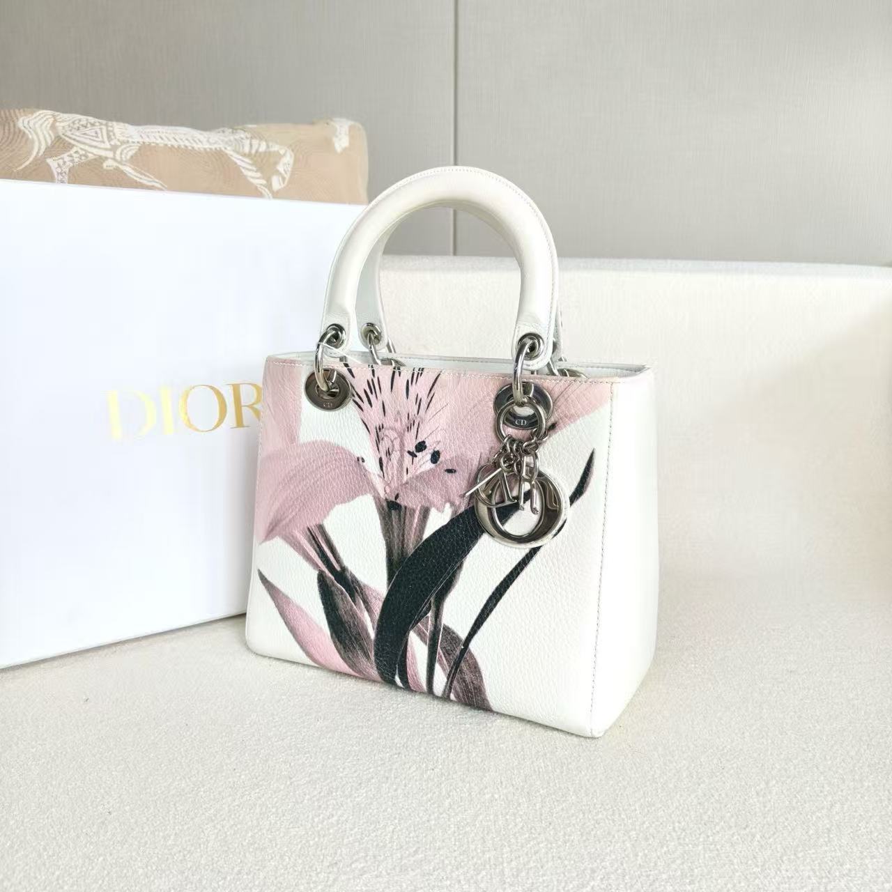 Dior - Lady Dior Floral (Medium) - Cowhide leather - White with Pink Floral Print - (Medium)