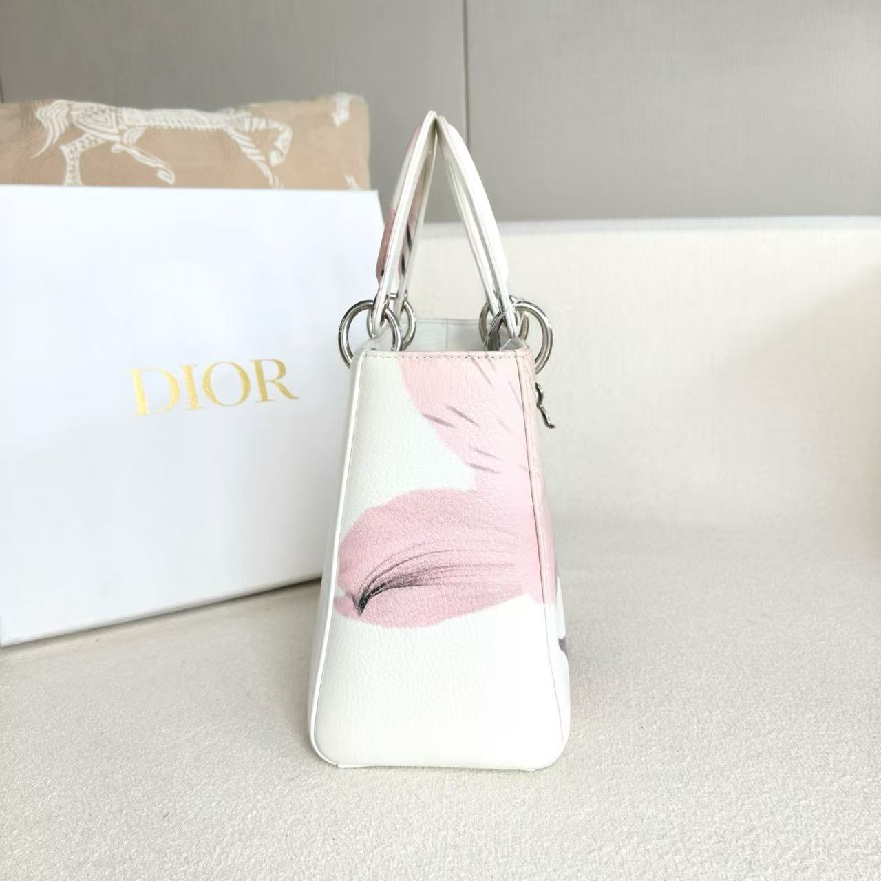 Dior - Lady Dior Floral (Medium) - Cowhide leather - White with Pink Floral Print - (Medium)