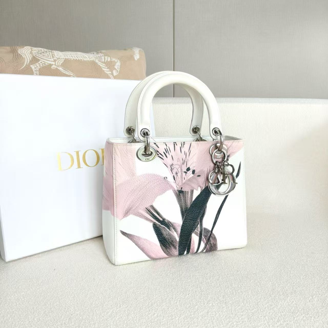Dior - Lady Dior Floral (Medium) - Cowhide leather - White with Pink Floral Print - (Medium)