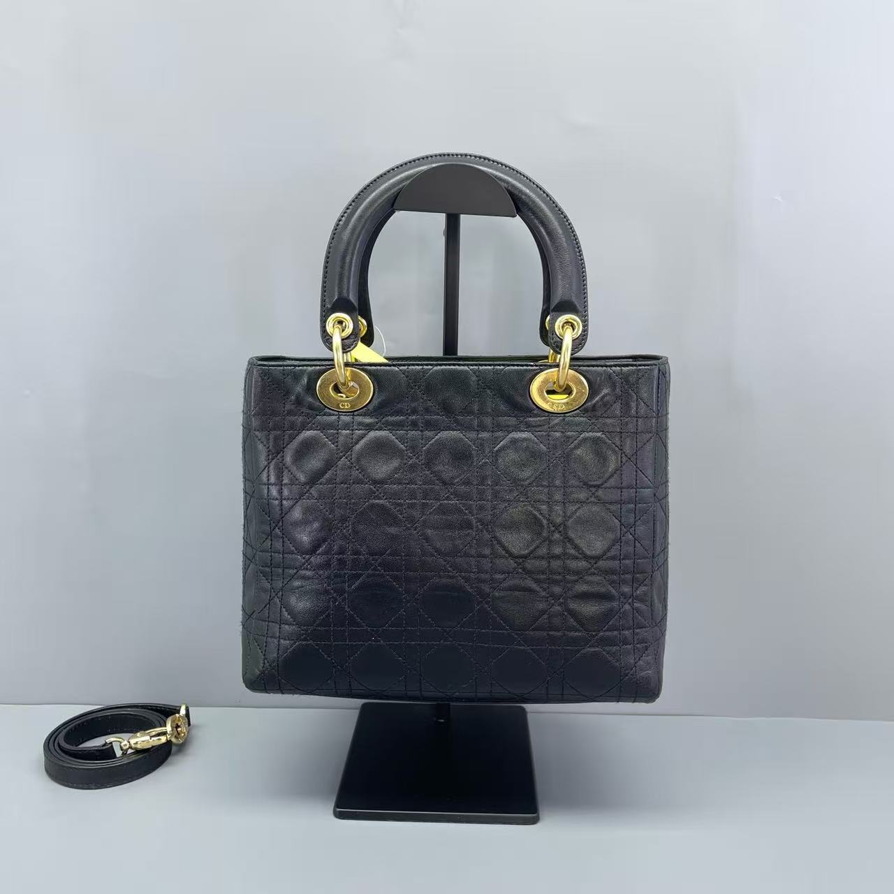 Dior - Lady Dior - Lambskin leather - Black with Gold-Tone Hardware - (Medium)