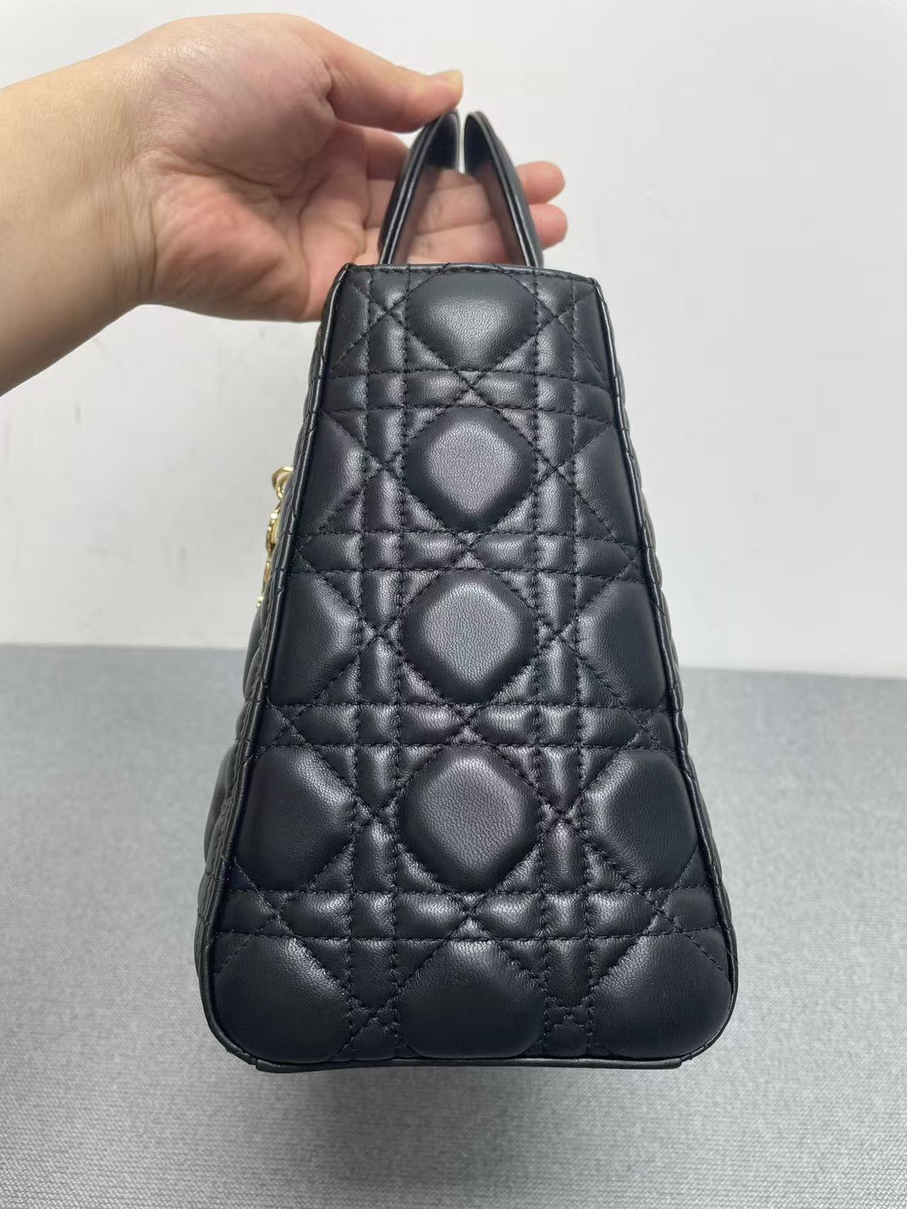Dior - Lady Dior - Lambskin leather - Black with Gold-Tone Hardware - (medium)