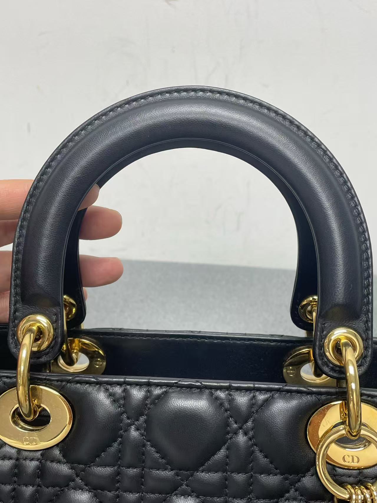 Dior - Lady Dior - Lambskin leather - Black with Gold-Tone Hardware - (medium)