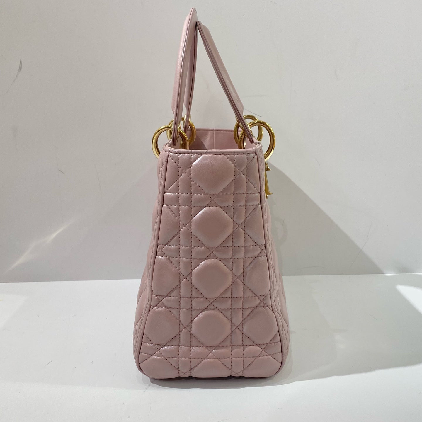 Dior - Lady Dior - Lambskin leather - Pearlescent Pink with Gold-Tone Hardware - (Medium)
