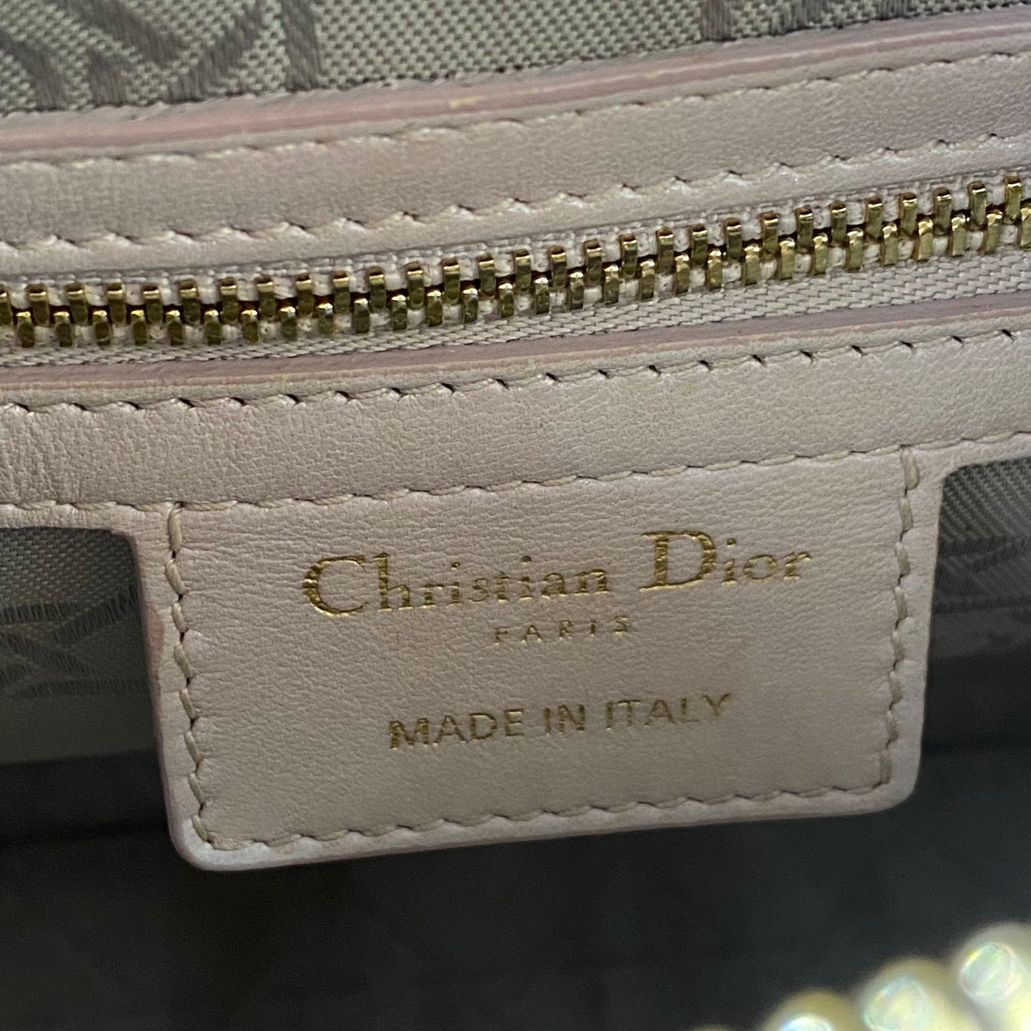 Dior - Lady Dior - Lambskin leather - Pearlescent Pink with Gold-Tone Hardware - (Medium)