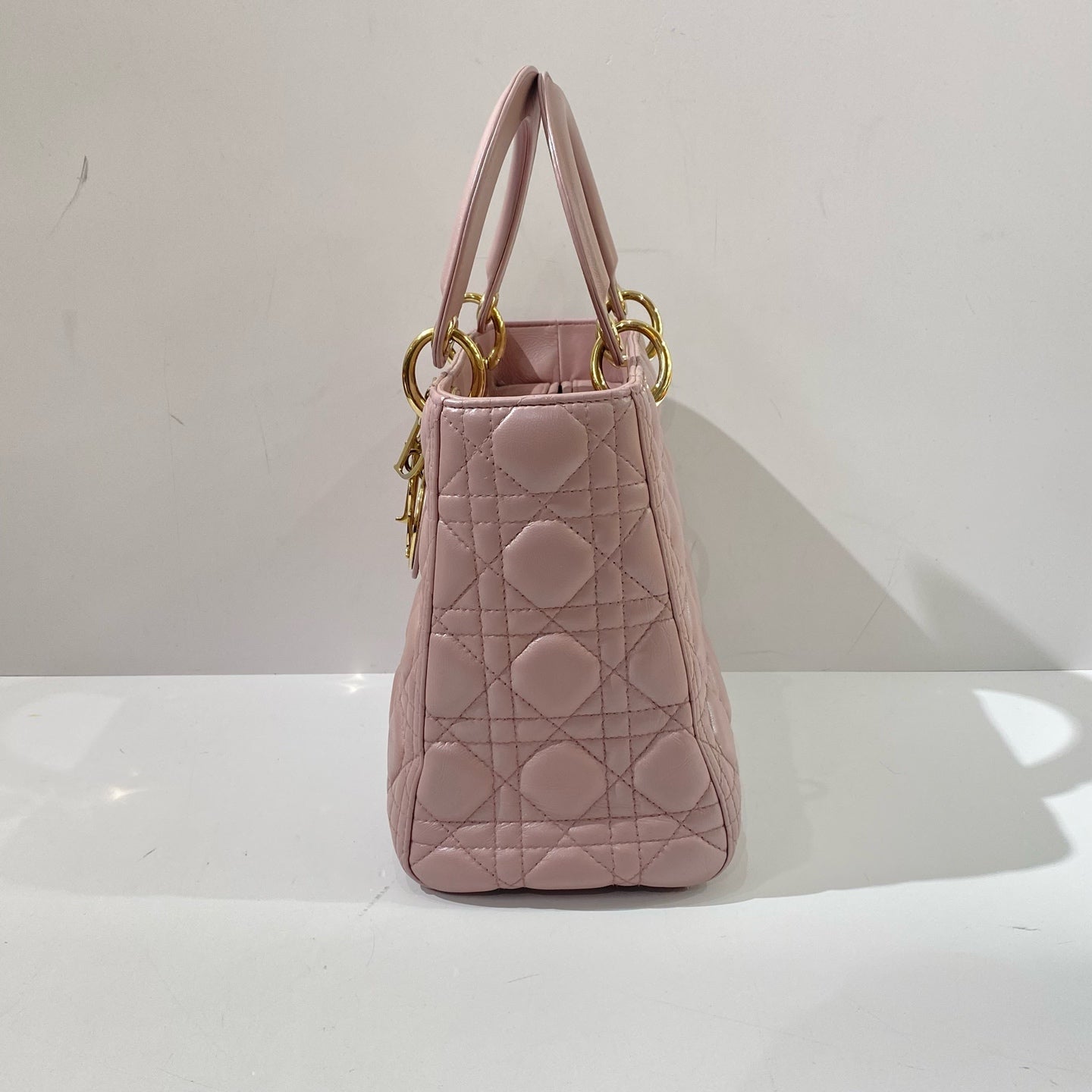 Dior - Lady Dior - Lambskin leather - Pearlescent Pink with Gold-Tone Hardware - (Medium)