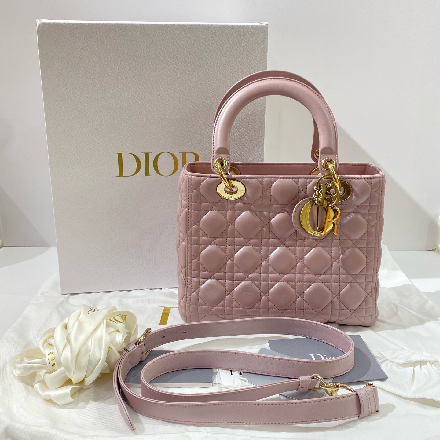 Dior - Lady Dior - Lambskin leather - Pearlescent Pink with Gold-Tone Hardware - (Medium)