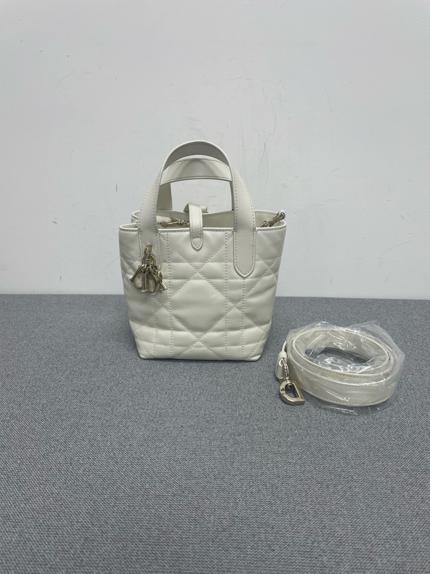 Dior - Lady Dior - Leather - White - (mini)