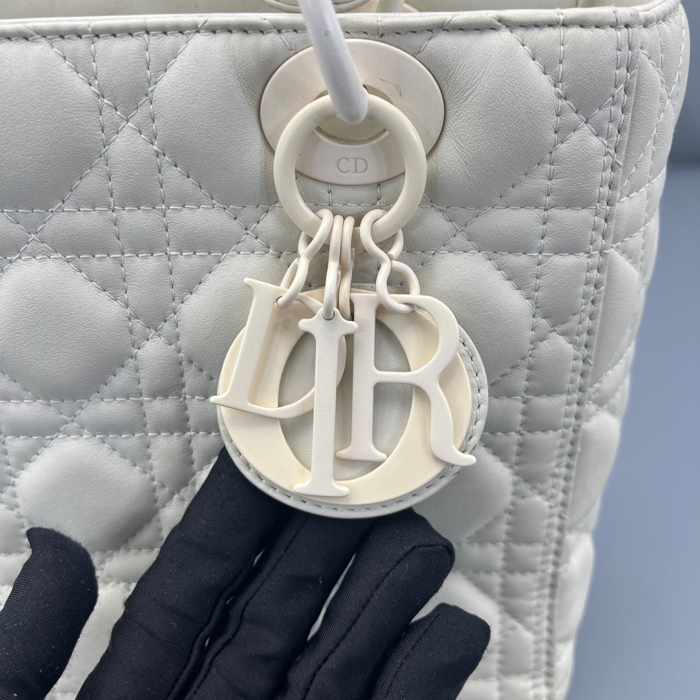 Dior - Lady Dior - Matte calfskin leather - White with Tonal Hardware - (Medium)