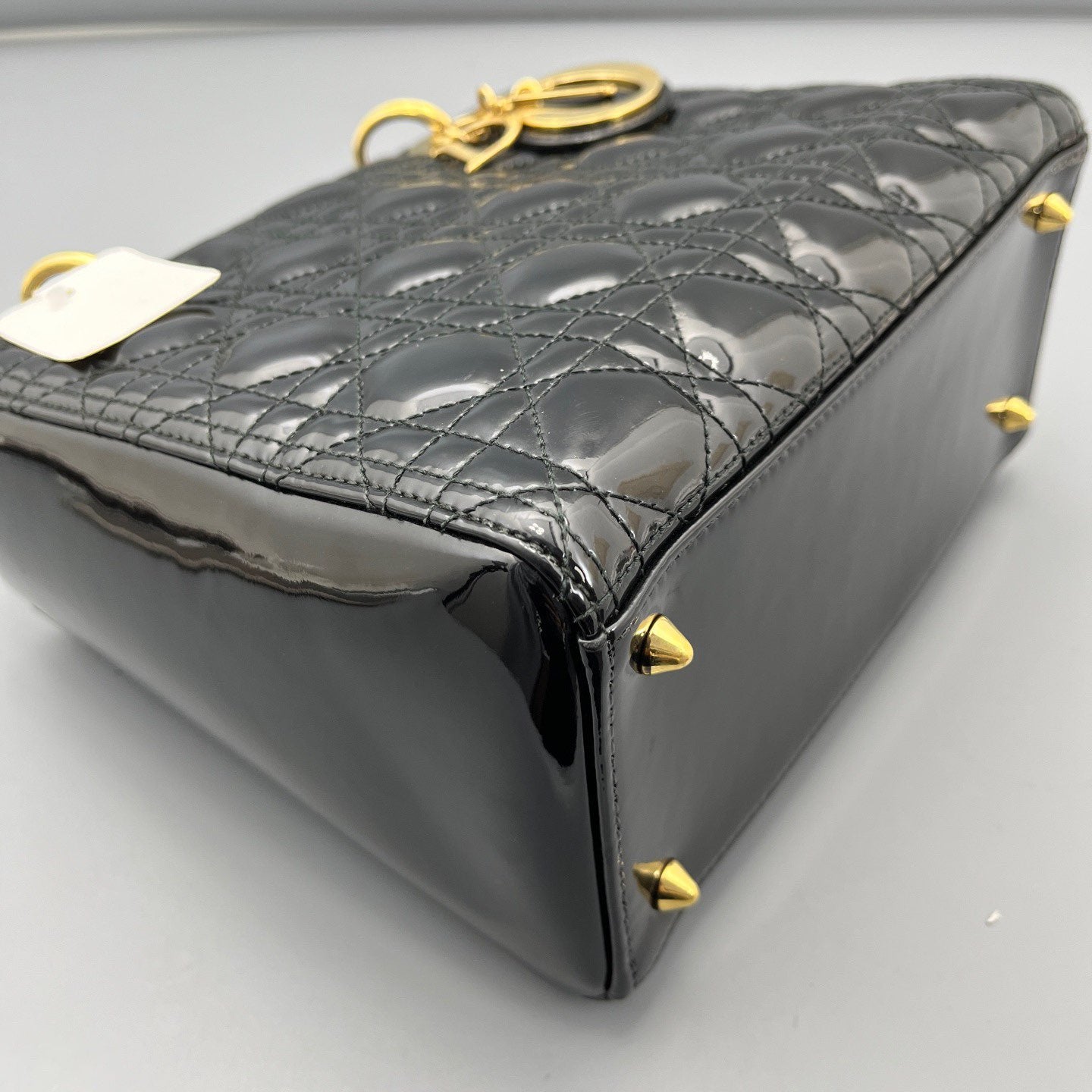 Dior - Lady Dior Medium - Patent leather - Black with Gold-Tone Hardware - (medium)