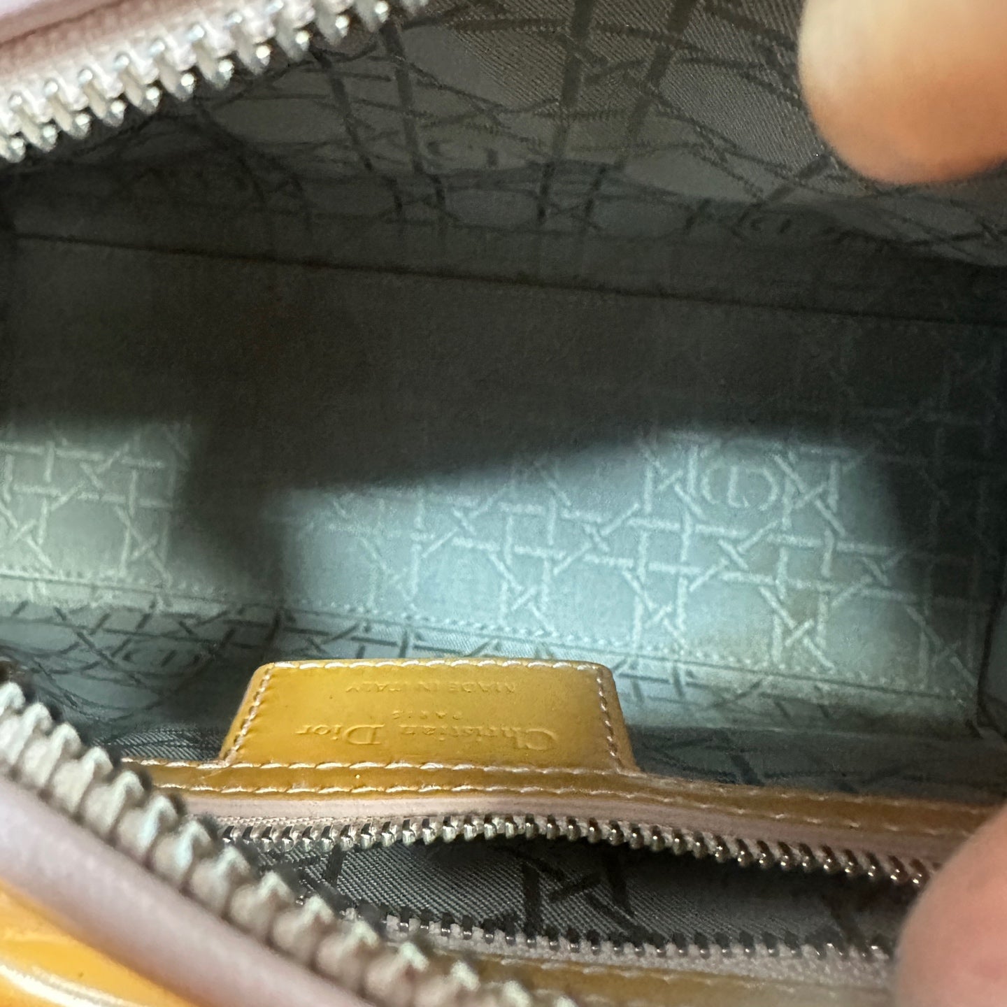 Dior - Lady Dior - Patent leather - Camel - (Medium)