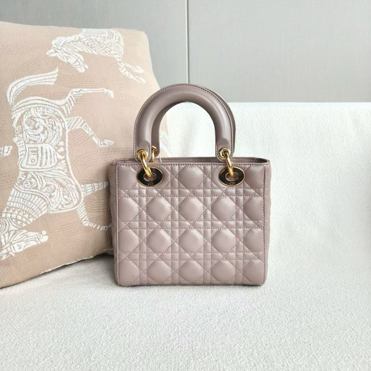 Dior - Lady Dior Small - Lambskin leather - Greige with Gold-Tone Hardware - (small)