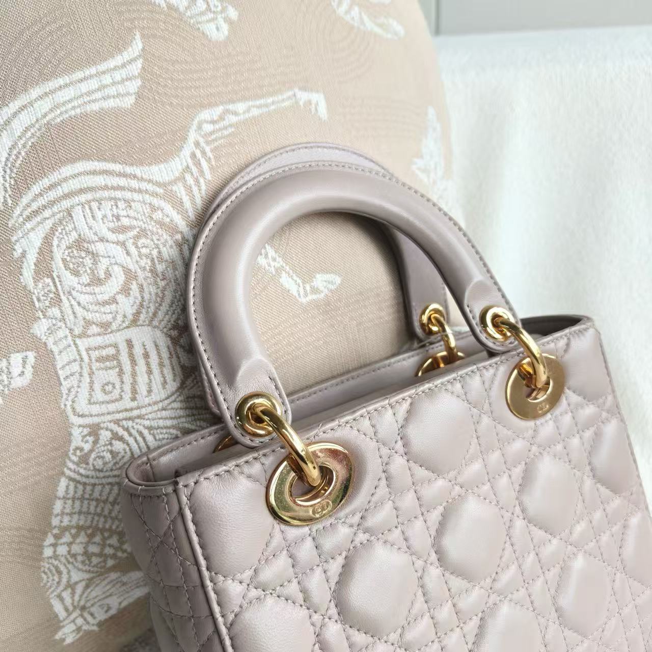 Dior - Lady Dior Small - Lambskin leather - Greige with Gold-Tone Hardware - (small)