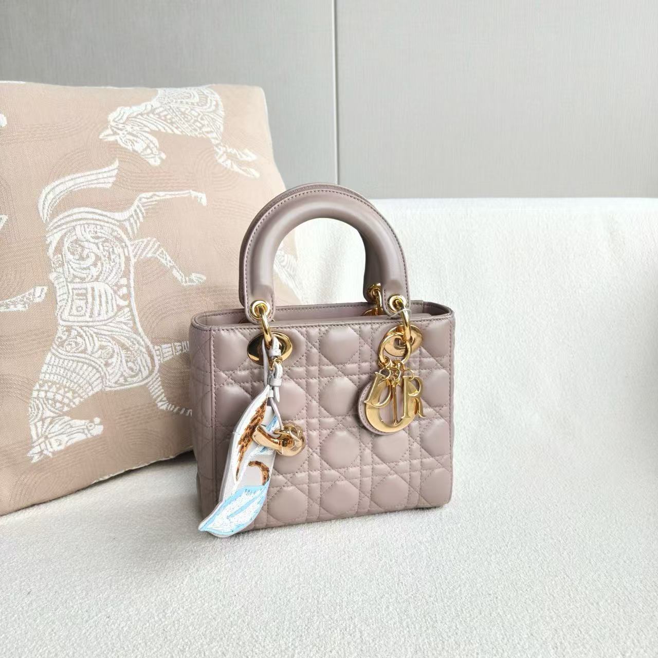 Dior - Lady Dior Small - Lambskin leather - Greige with Gold-Tone Hardware - (small)