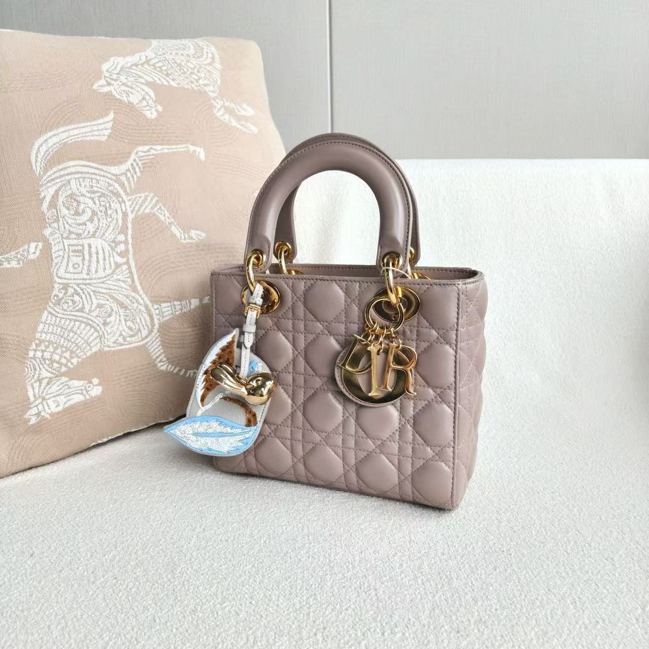 Dior - Lady Dior Small - Lambskin leather - Greige with Gold-Tone Hardware - (small)