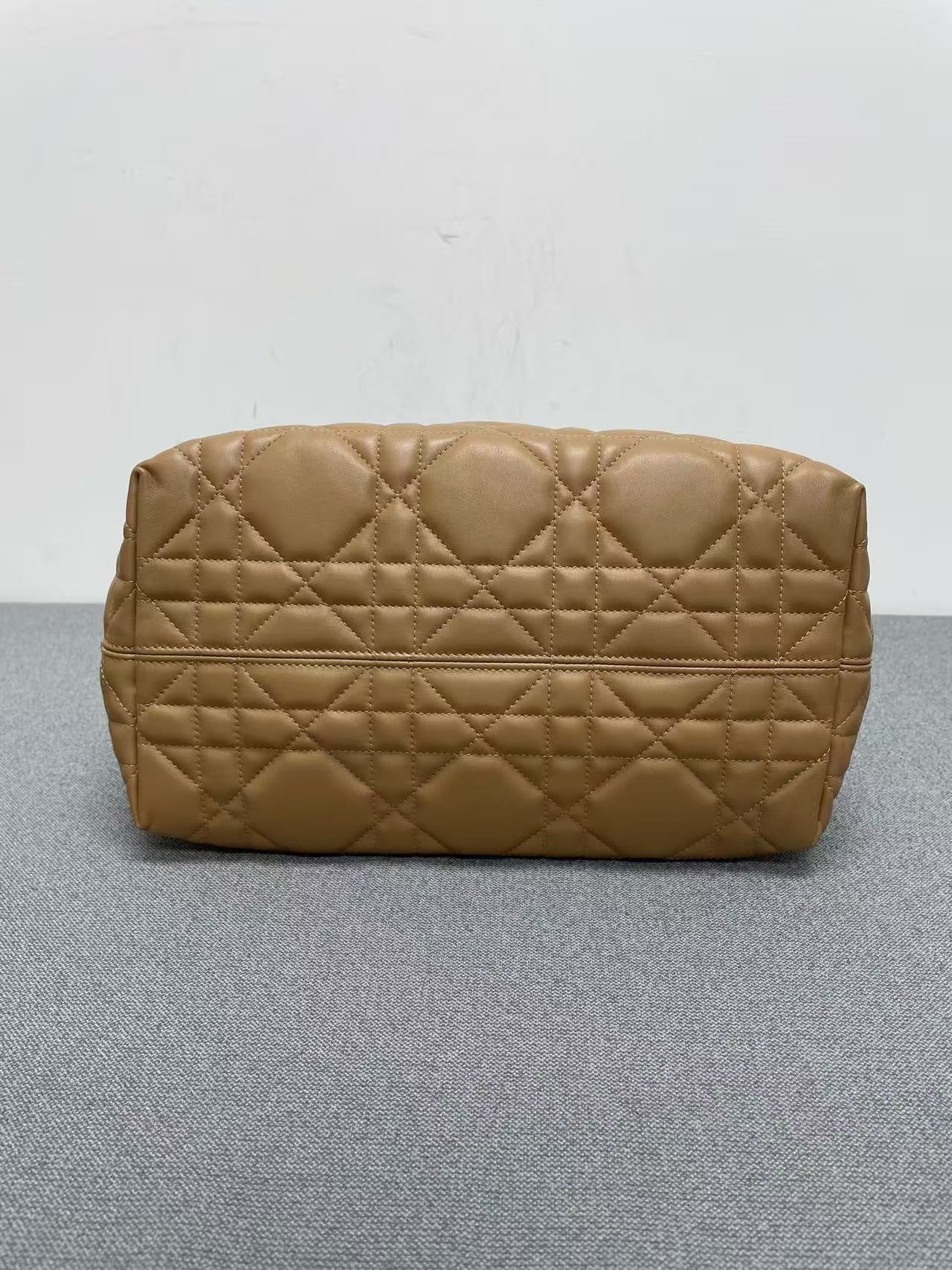 Dior - Lady Dior Tote - Lambskin leather - Camel - (Medium)