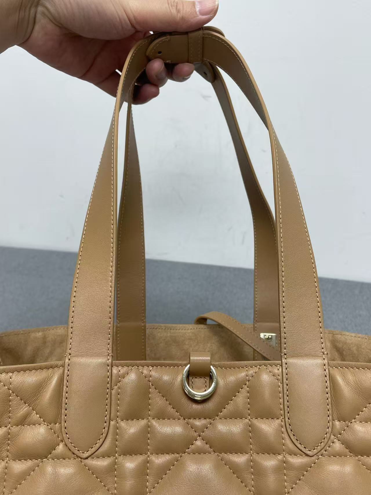 Dior - Lady Dior Tote - Lambskin leather - Camel - (Medium)