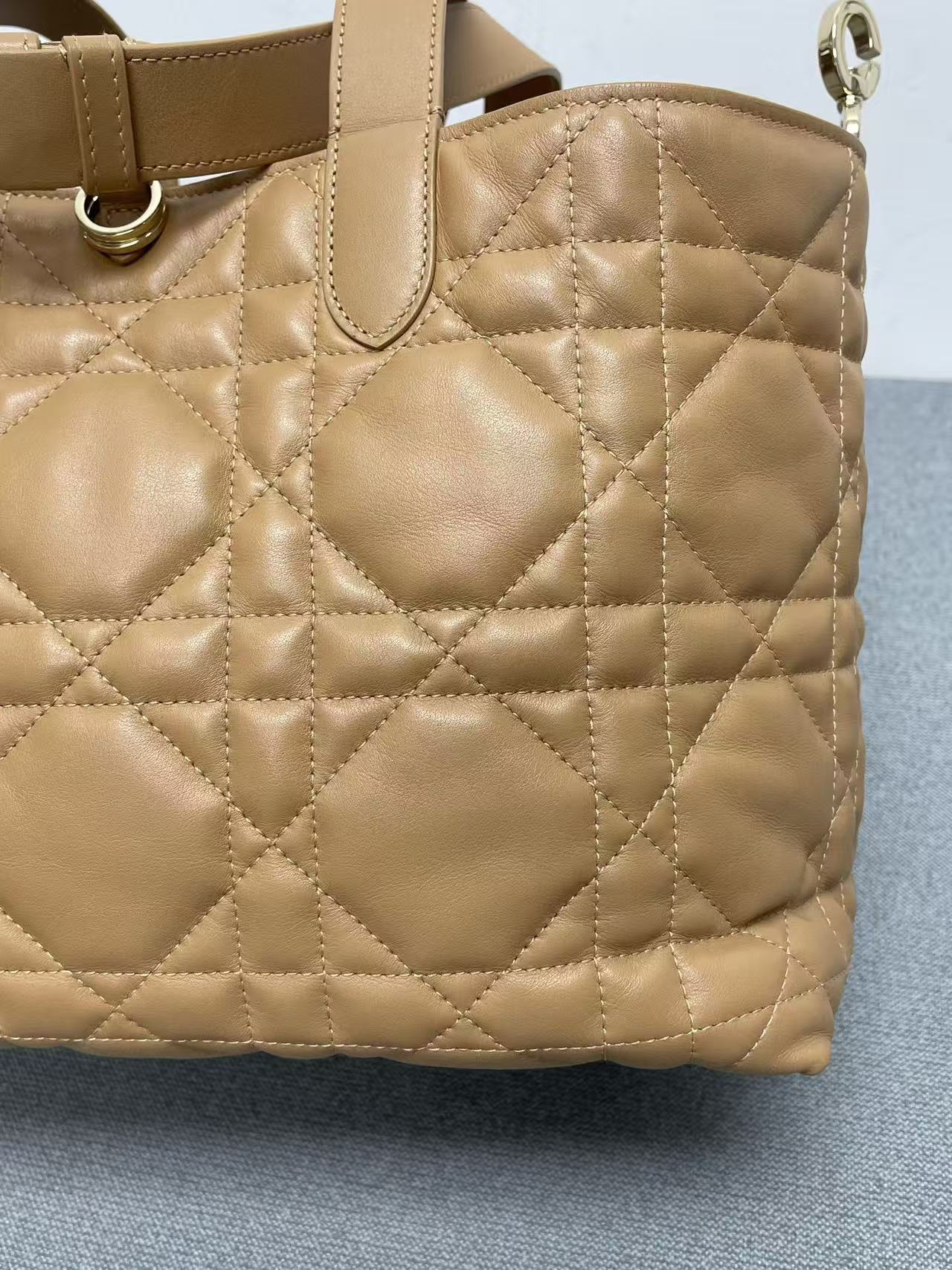 Dior - Lady Dior Tote - Lambskin leather - Camel - (Medium)