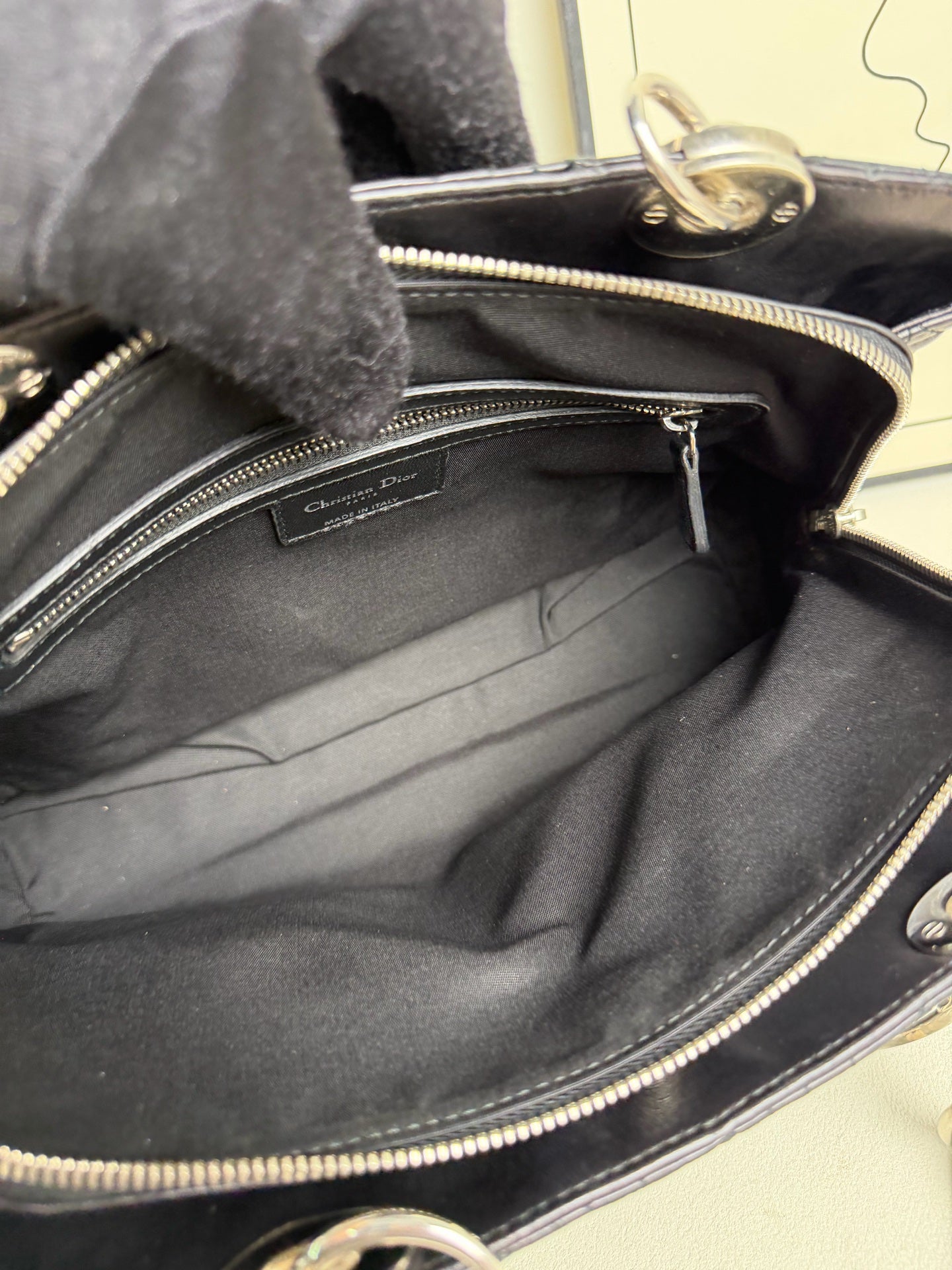 Dior - Lady Dior Tote - Leather - Black - (Medium)