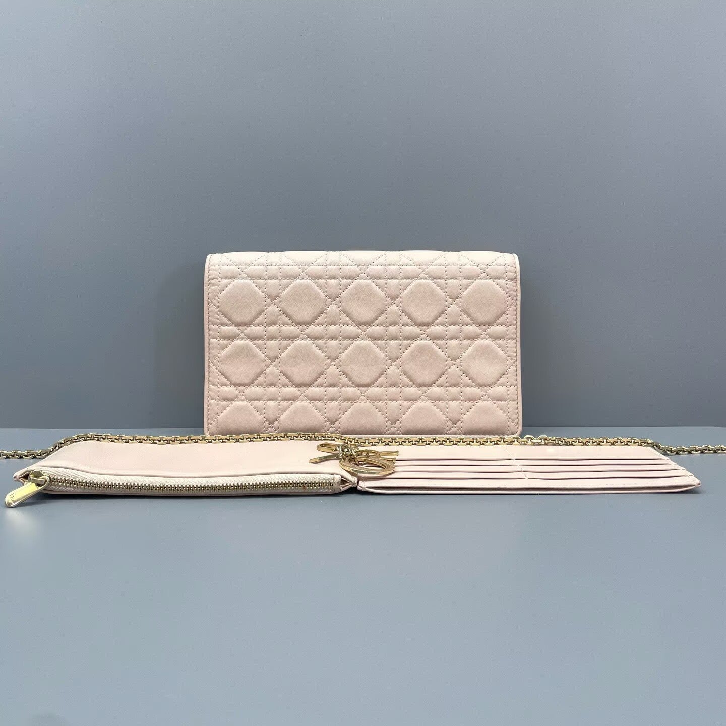 Dior - Lady Dior WOC (Wallet on Chain) 3-in-1 - Lambskin leather - Light Pink with Gold-Tone Hardware - (mini)