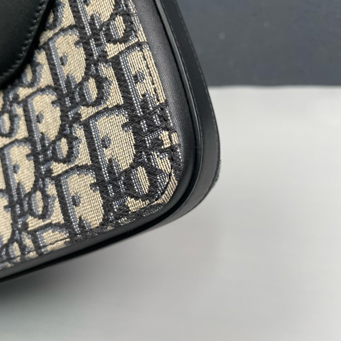Dior - Lock Messenger Bag - Leather - Multicolour - (mini)