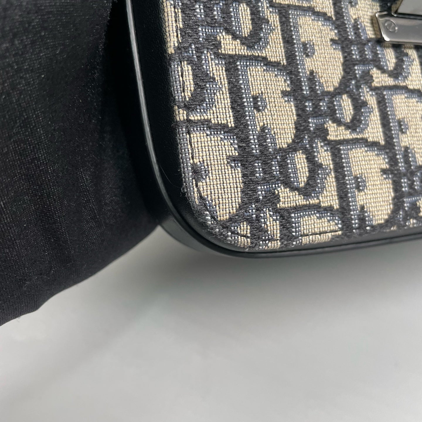 Dior - Lock Messenger Bag - Leather - Multicolour - (mini)