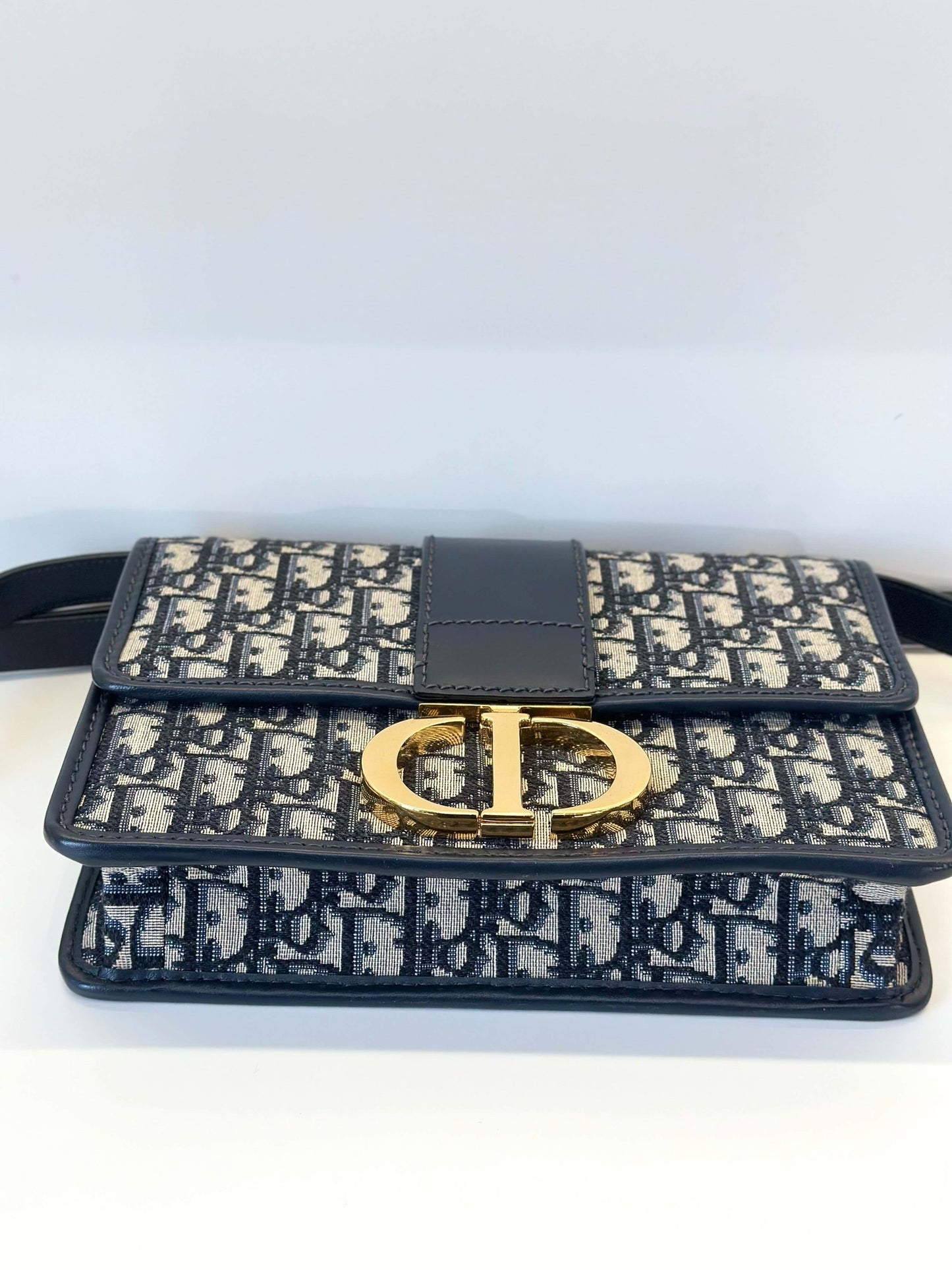 Dior - Montaigne 30 - Dior Oblique Canvas with leather trim - Blue and Beige with Black Leather and Gold-tone Hardware - (Medium)